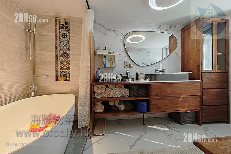 Village Rental 2 Bedrooms , 2 Bathrooms 700 ft²