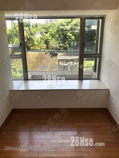 The Zenith Sell 3 Bedrooms , 2 Bathrooms 612 ft²