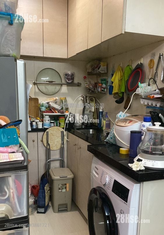 Lung Cheung Garden Sell 3 Bedrooms , 1 Bathroom 425 ft²