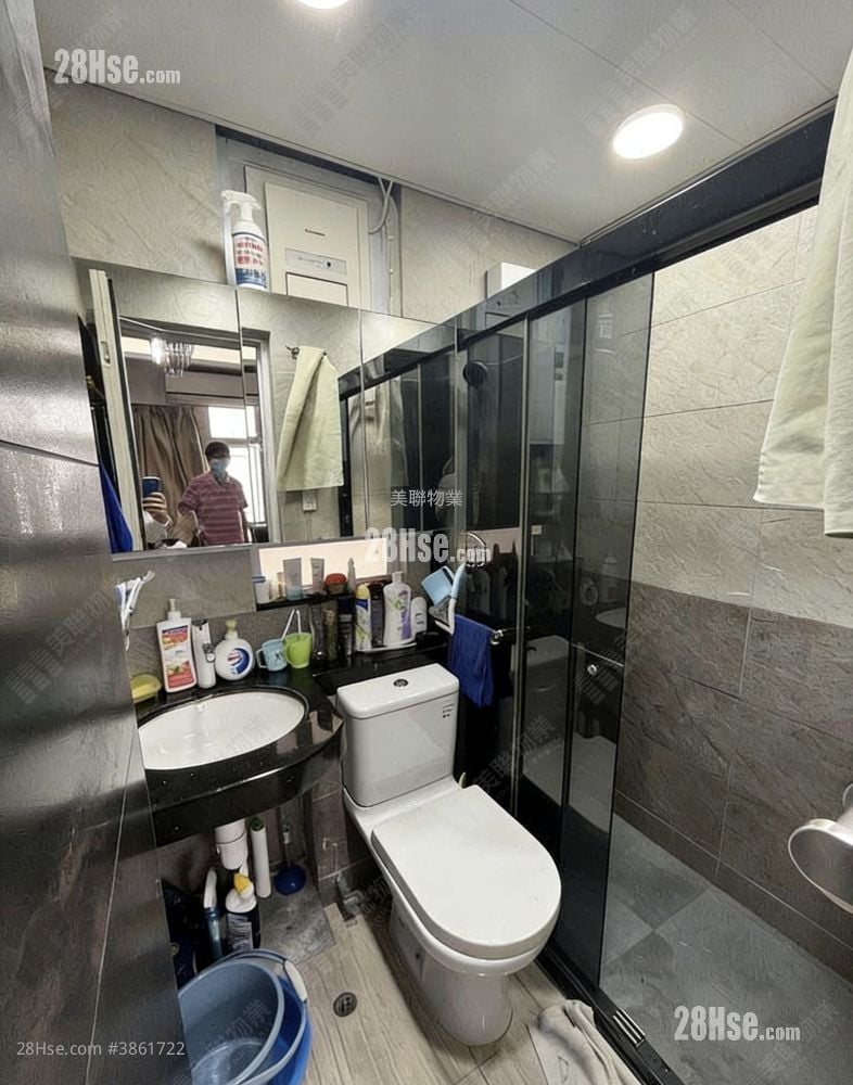 Tsuen Fung Centre Sell 2 Bedrooms , 1 Bathroom 336 ft²