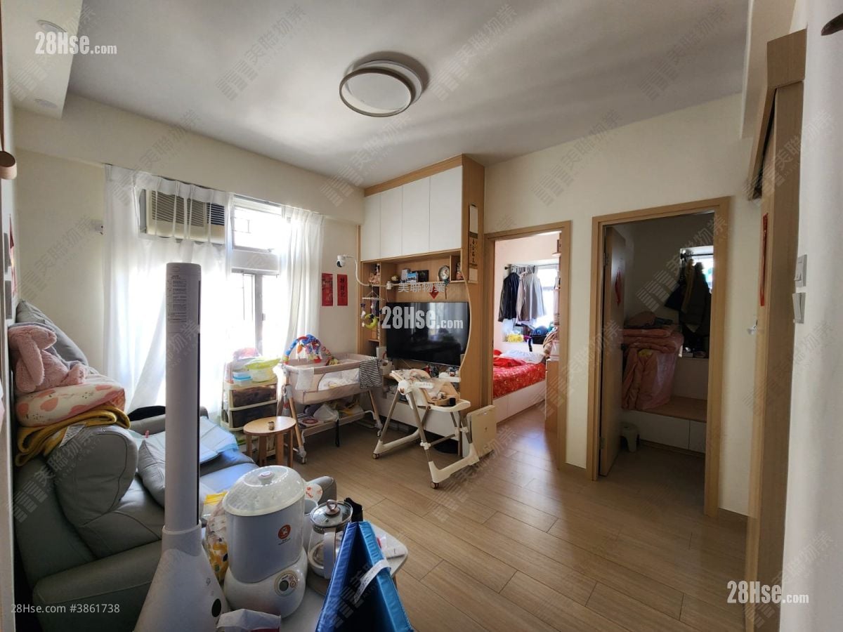 Tsuen Cheong Centre Sell 2 Bedrooms , 1 Bathroom 368 ft²