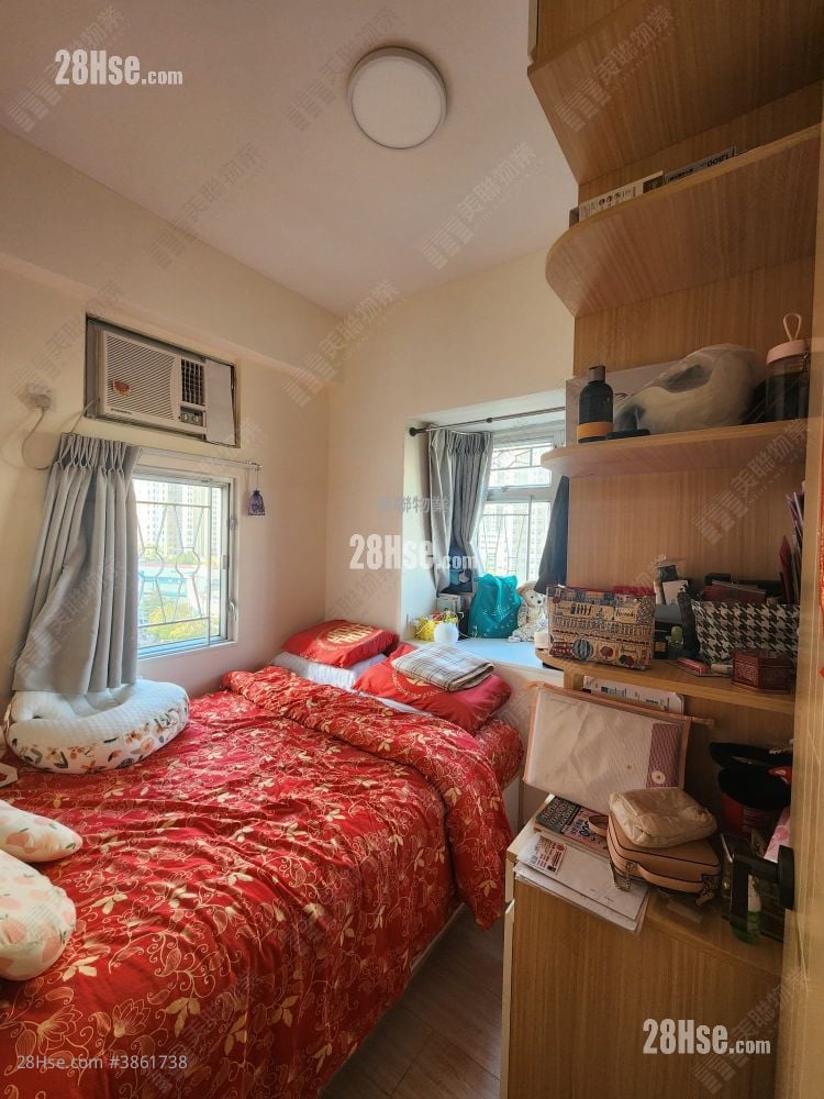 Tsuen Cheong Centre Sell 2 Bedrooms , 1 Bathroom 368 ft²