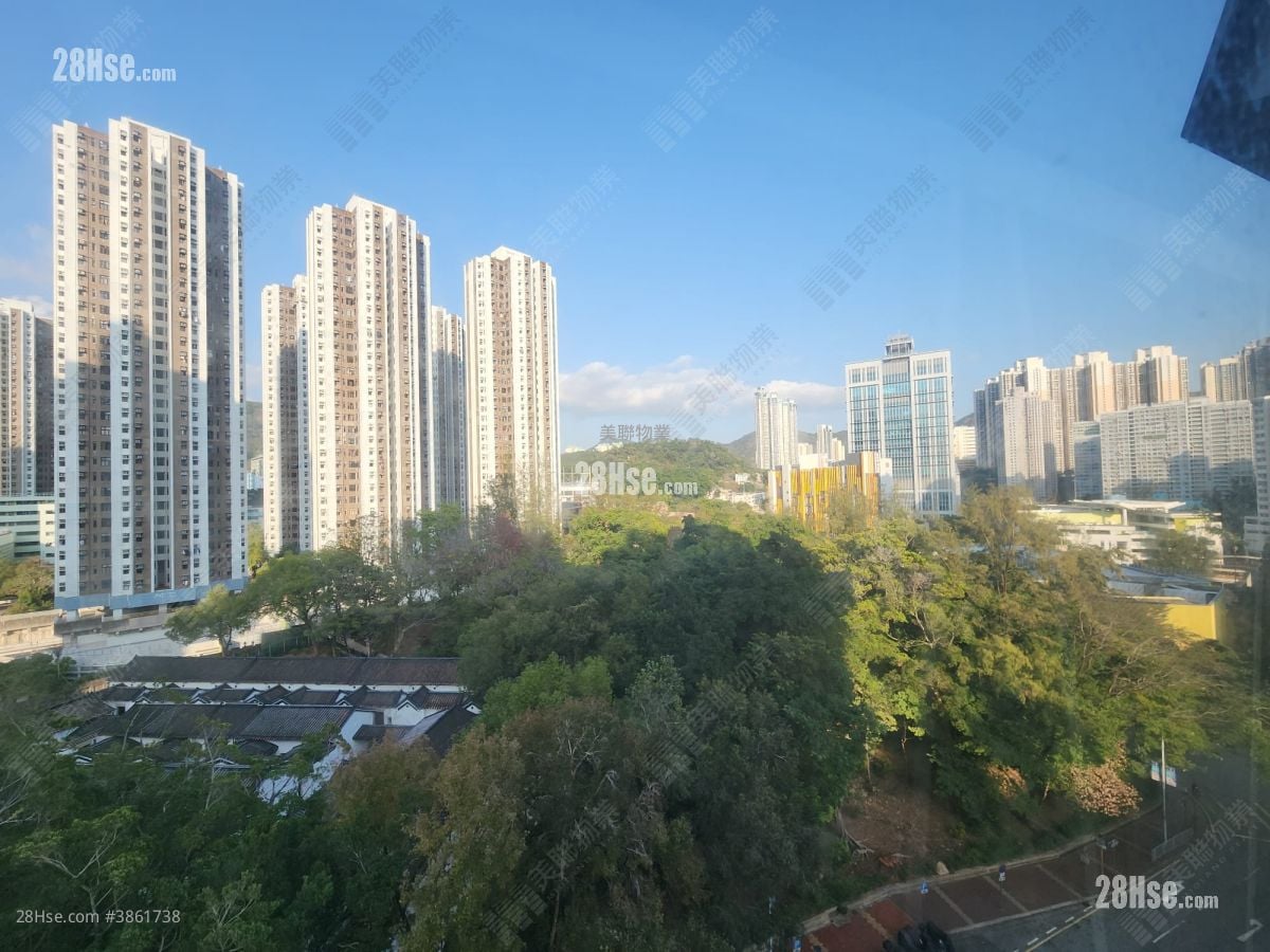 Tsuen Cheong Centre Sell 2 Bedrooms , 1 Bathroom 368 ft²