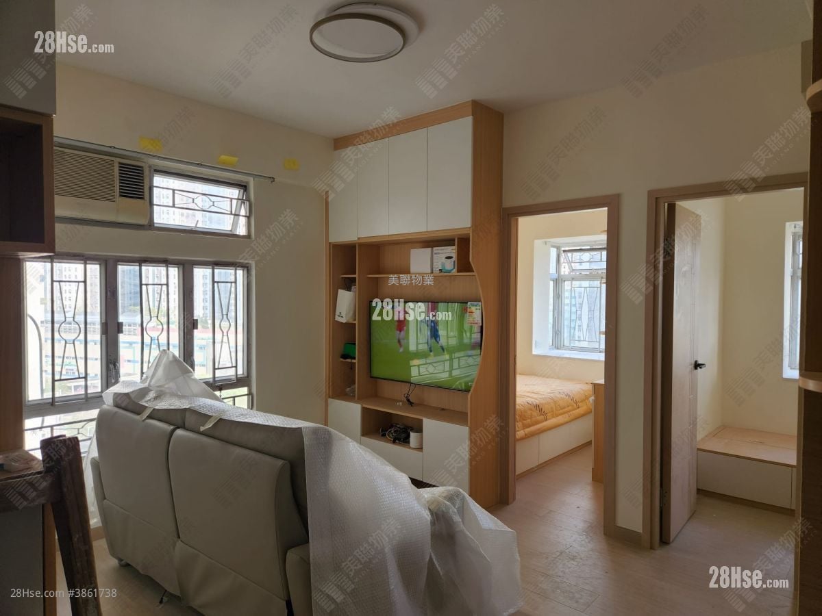 Tsuen Cheong Centre Sell 2 Bedrooms , 1 Bathroom 368 ft²