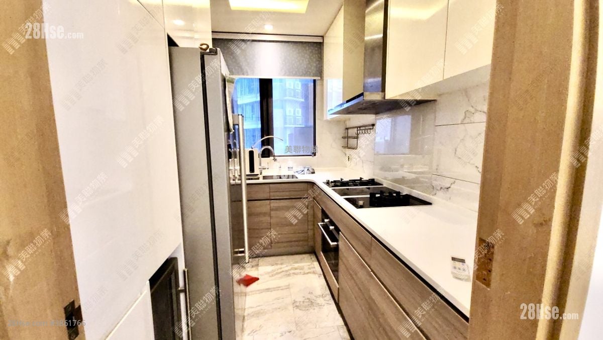 Dragons Range Rental 3 Bedrooms , 3 Bathrooms 964 ft²