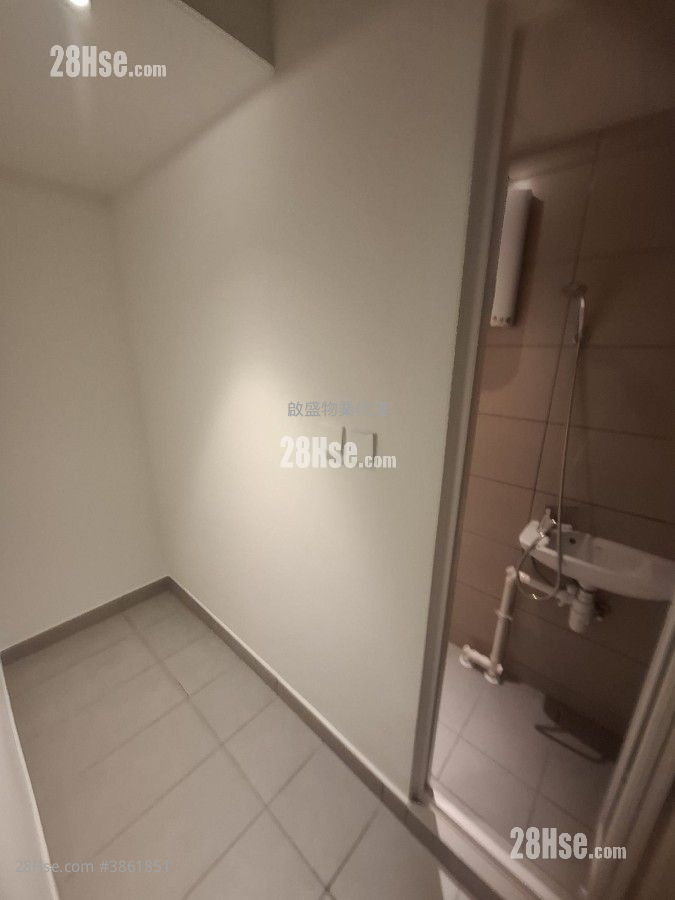 Cullinan Sky Rental 4 Bedrooms , 2 Bathrooms 1,227 ft²