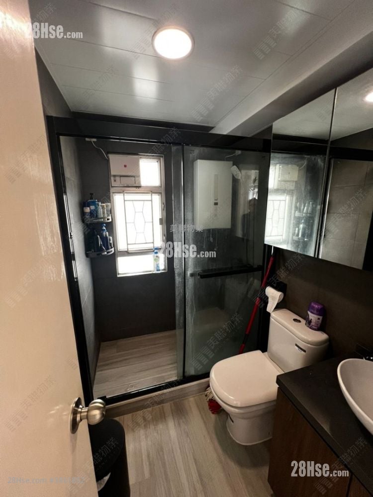 Vienna Garden Sell 3 Bedrooms 677 ft²