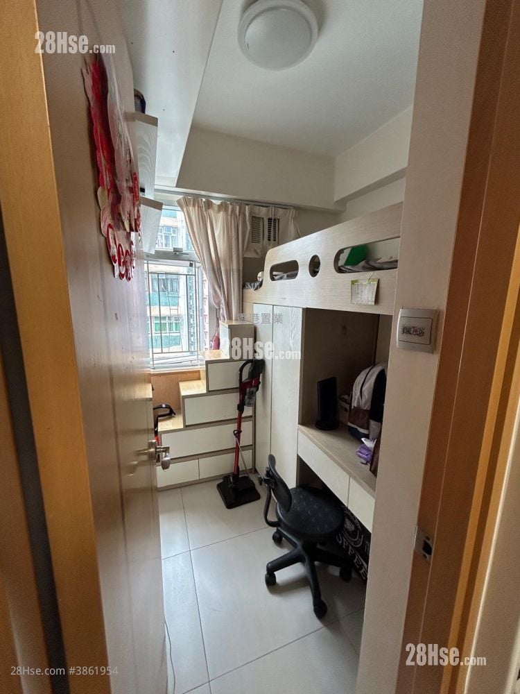 Lever Building Sell 2 Bedrooms , 1 Bathroom 295 ft²