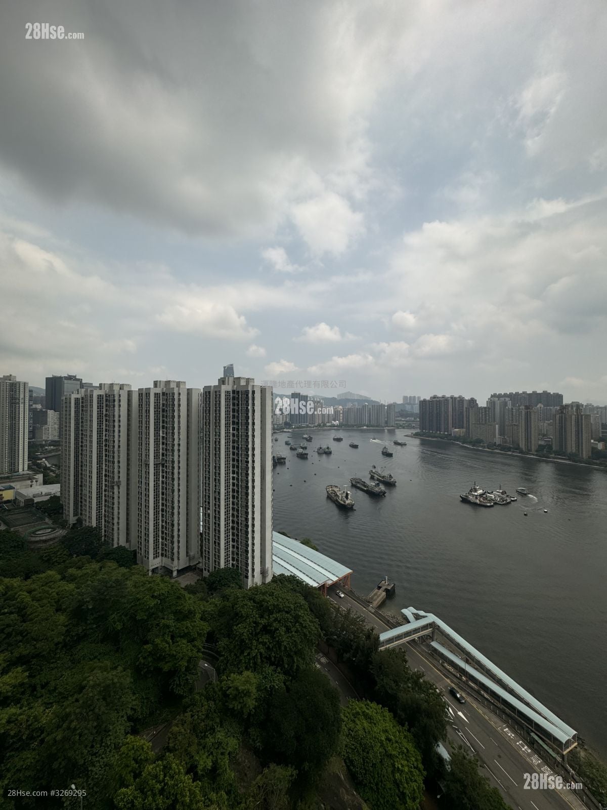 One Kowloon Peak Rental 4 Bedrooms , 2 Bathrooms 1,231 ft²