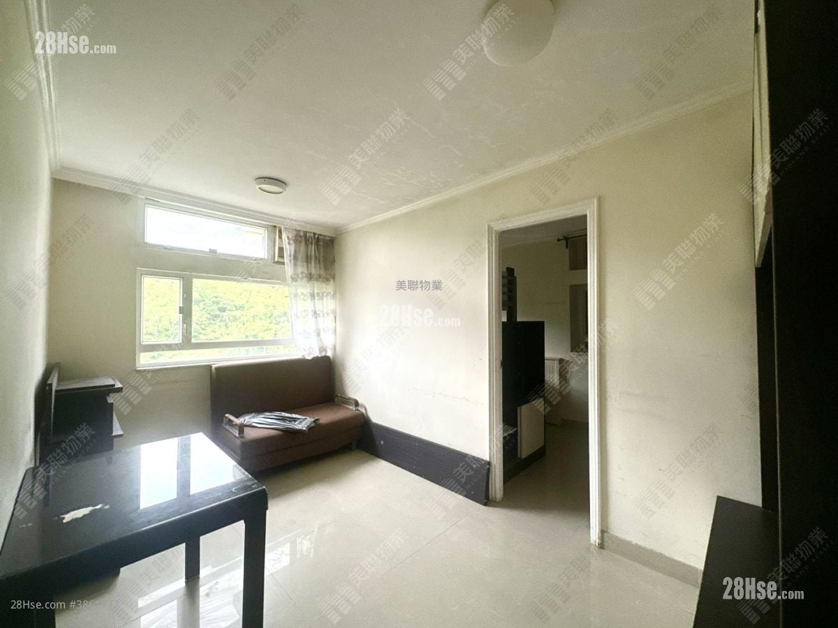 Ching Wah Court Sell 2 Bedrooms , 1 Bathroom 363 ft²
