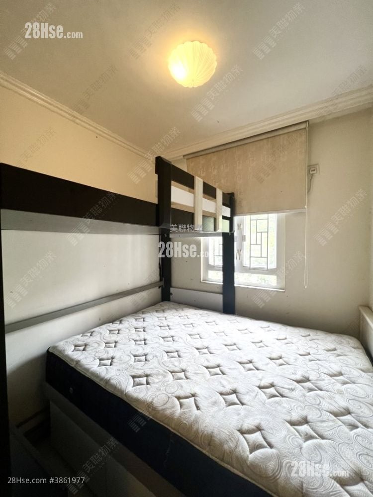 Ching Wah Court Sell 2 Bedrooms , 1 Bathroom 363 ft²