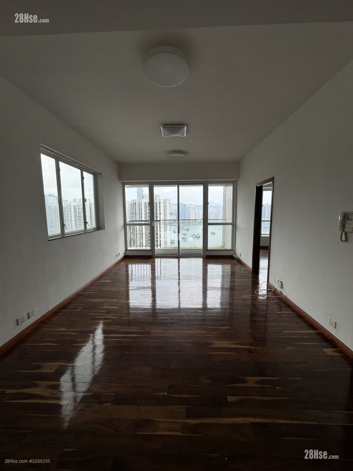 One Kowloon Peak Rental 4 Bedrooms , 2 Bathrooms 1,231 ft²