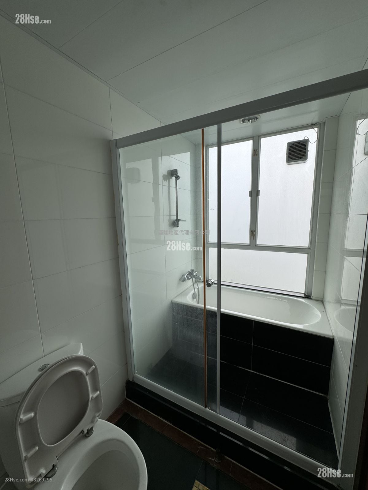 One Kowloon Peak Rental 4 Bedrooms , 2 Bathrooms 1,231 ft²