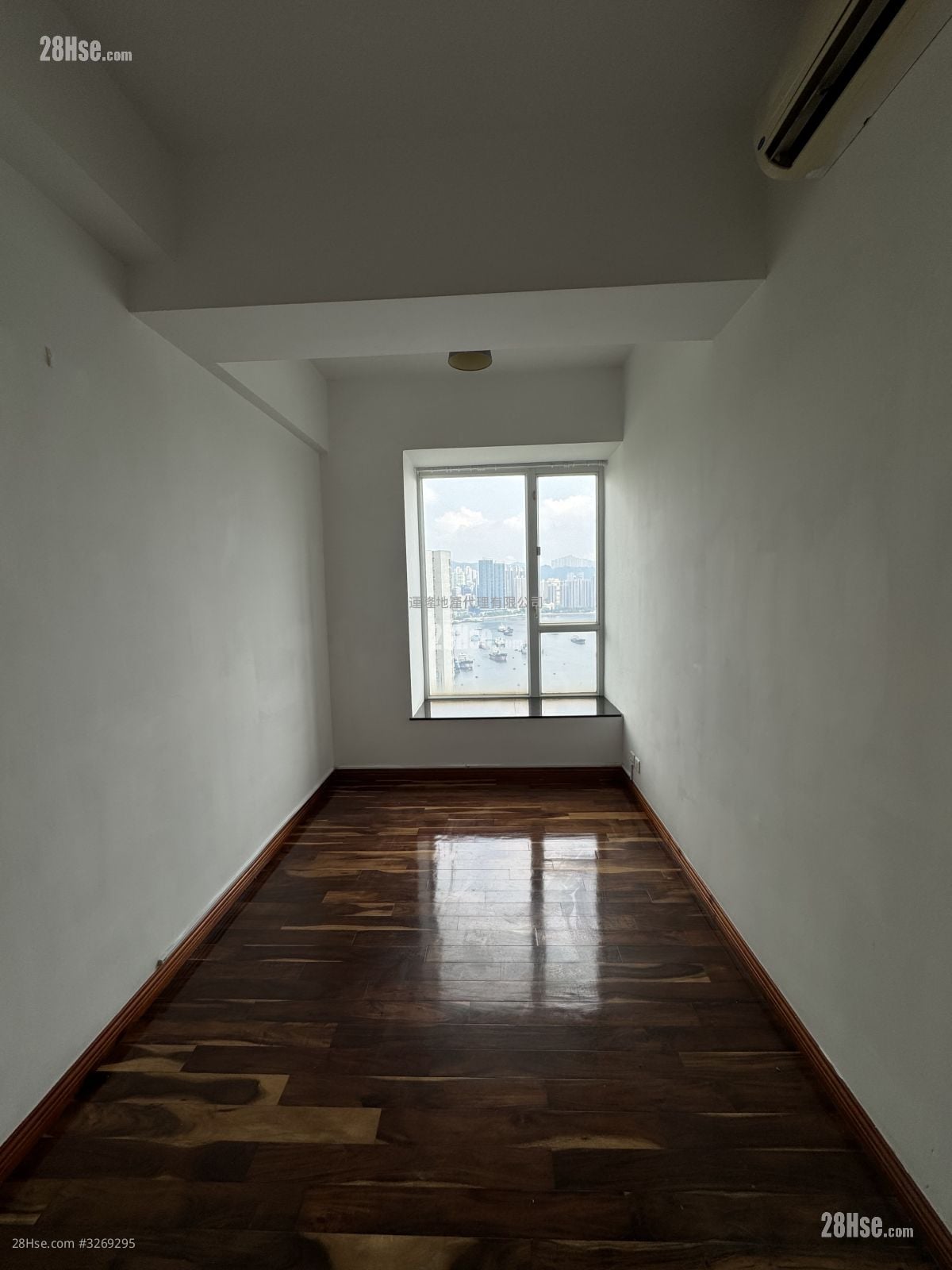 One Kowloon Peak Rental 4 Bedrooms , 2 Bathrooms 1,231 ft²