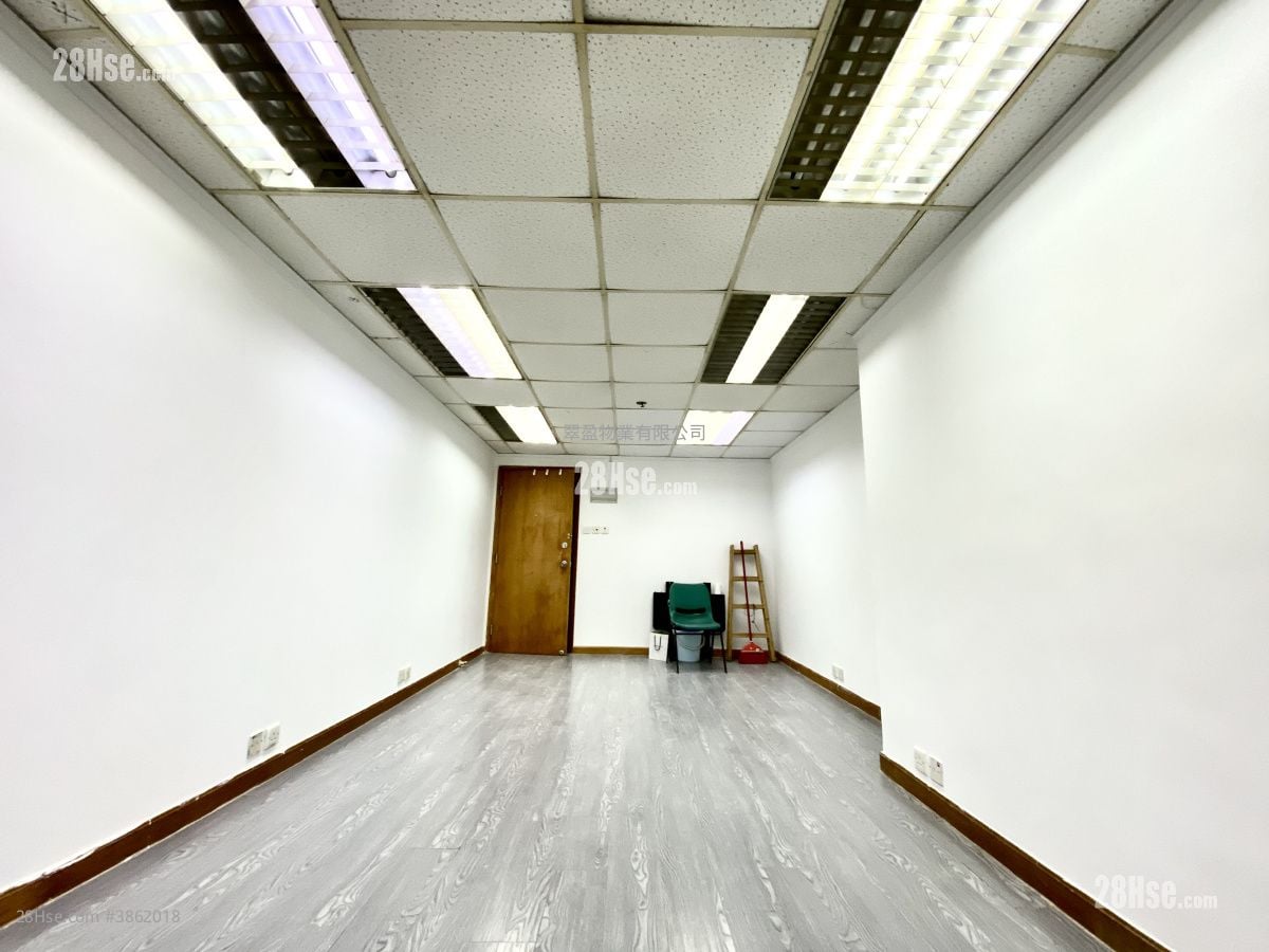 巧運工業大廈 租盤 240 平方呎