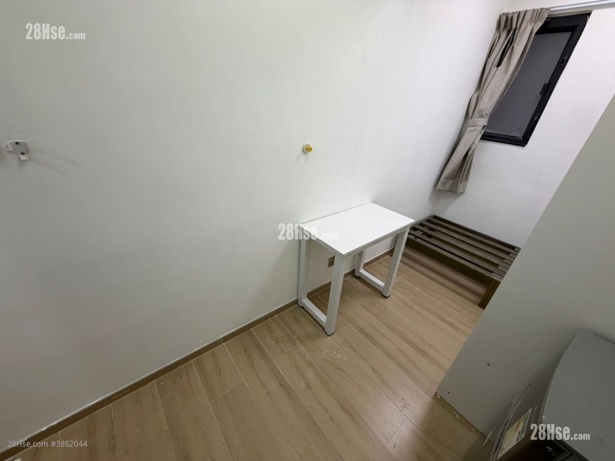 Tai On Building Rental Studio , 1 Bathroom 150 ft²