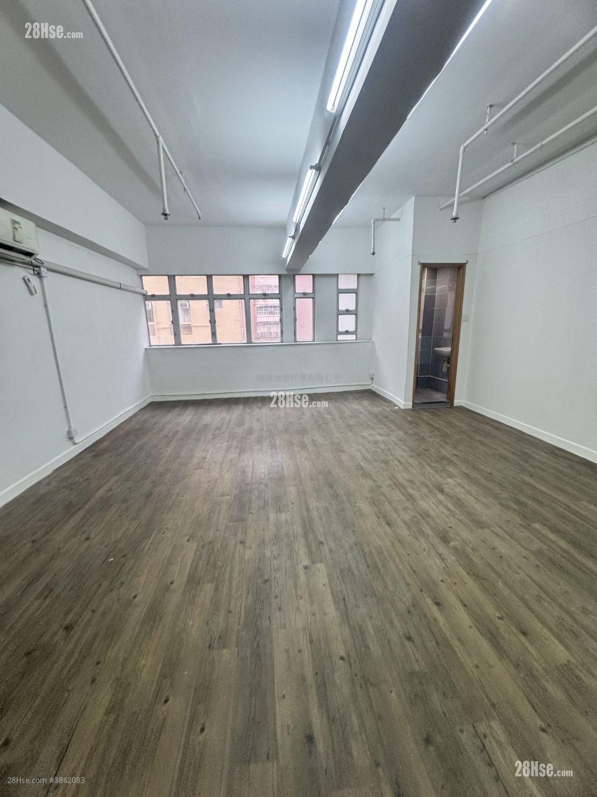 Mai Hing Industrial Building Rental 1 Toilet
