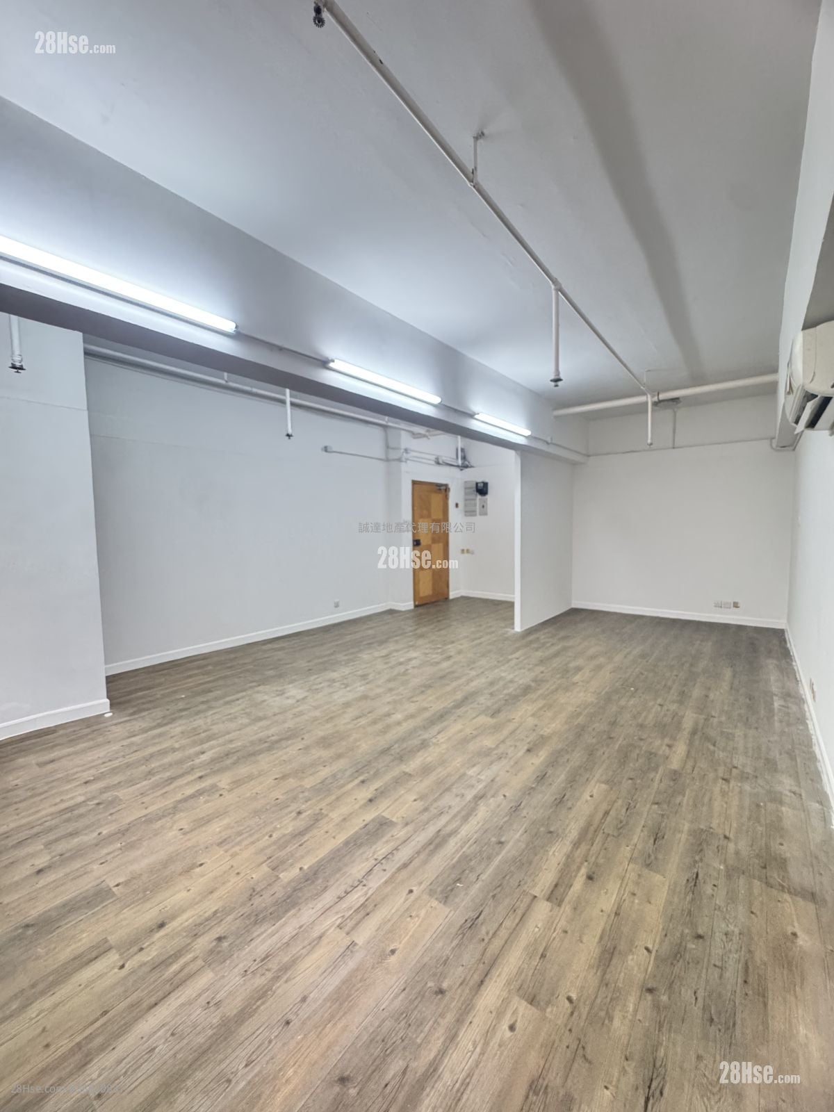 Mai Hing Industrial Building Rental 1 Toilet