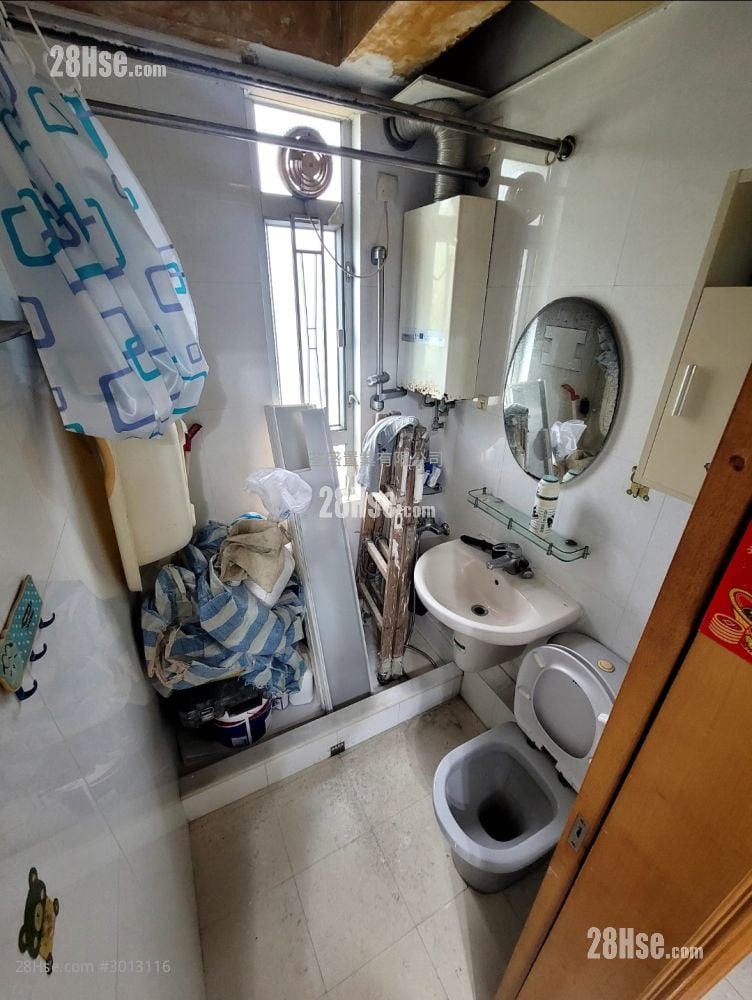 bathroom: Single-Building Western-Style Building Sell 3 Bedrooms , 1 Bathroom 471 ft²