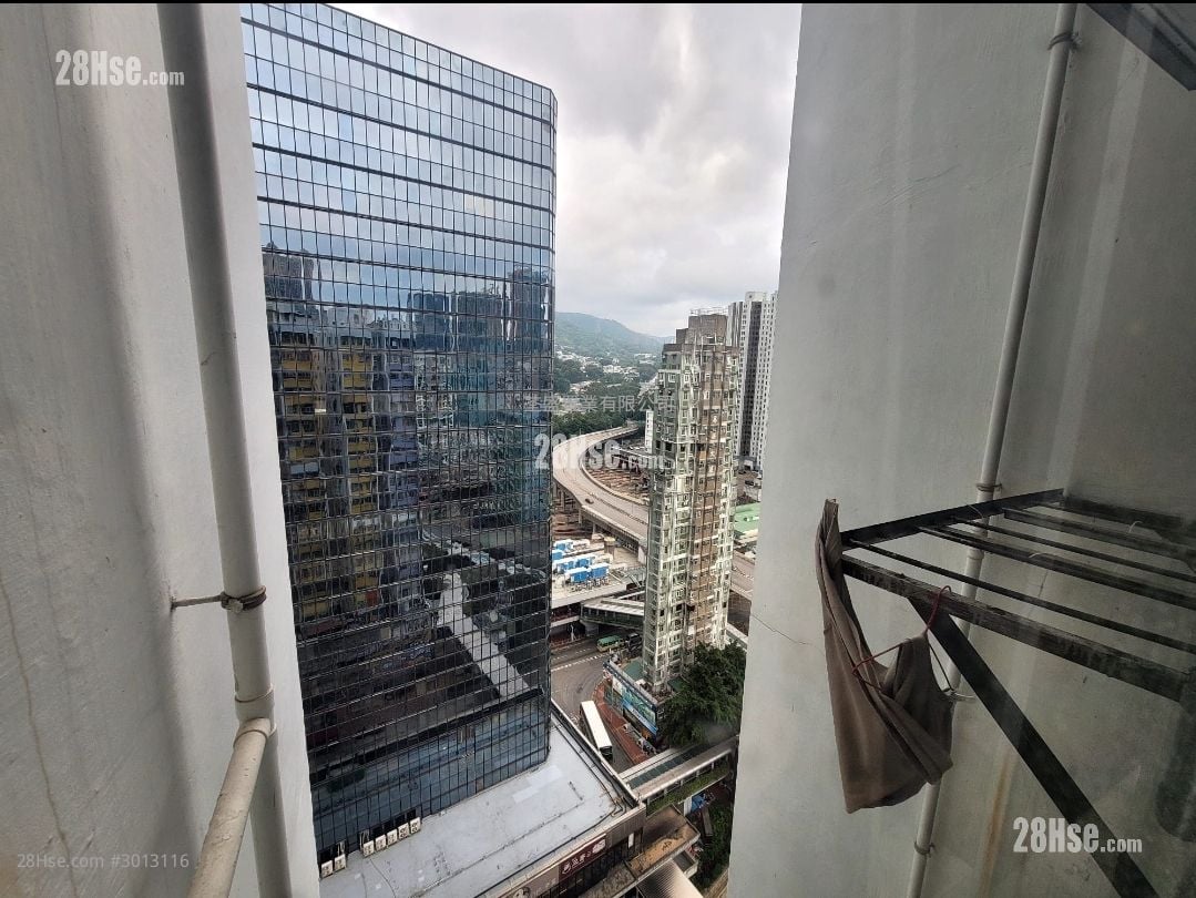 View: Single-Building Western-Style Building Sell 3 Bedrooms , 1 Bathroom 471 ft²