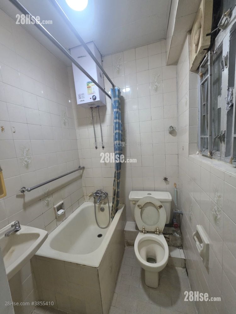 Hung Fuk Building Sell 3 Bedrooms , 1 Bathroom 435 ft²