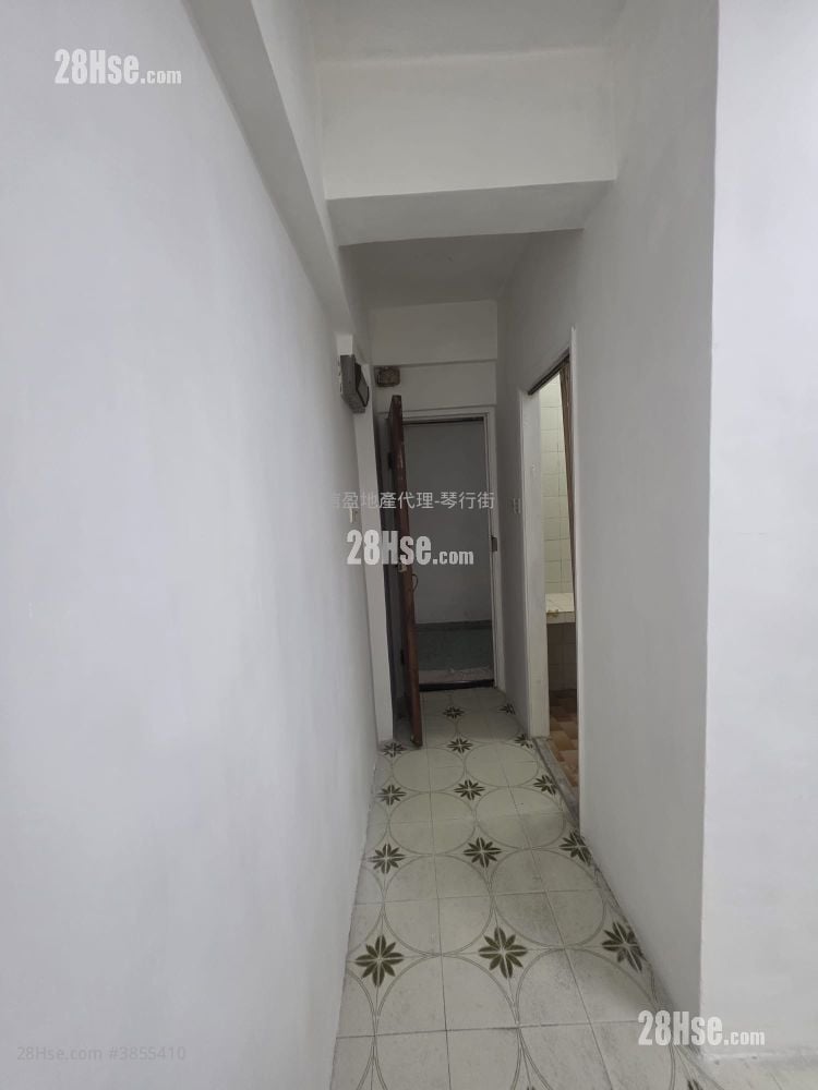 Hung Fuk Building Sell 3 Bedrooms , 1 Bathroom 435 ft²