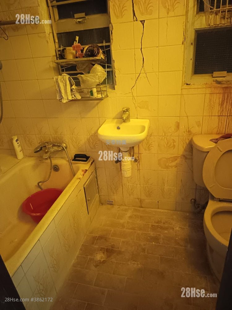 唐樓 售盤 2 房 , 1 浴室 654 平方呎