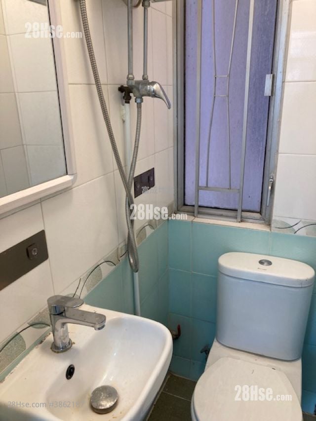 Yik Fat Building Sell 1 Bedroom , 1 Bathroom 252 ft²