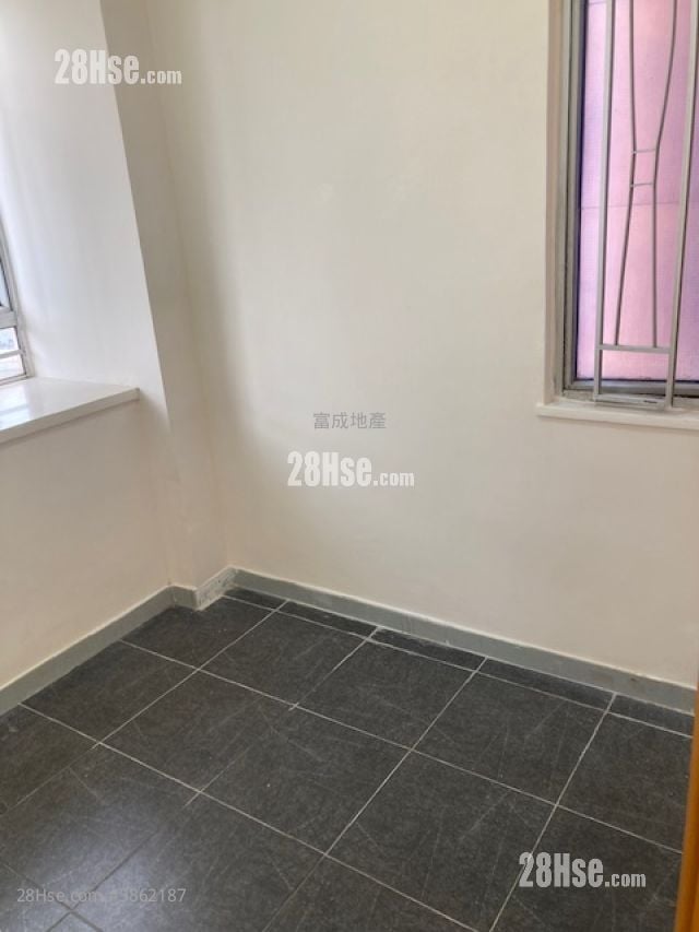 Yik Fat Building Sell 1 Bedroom , 1 Bathroom 252 ft²