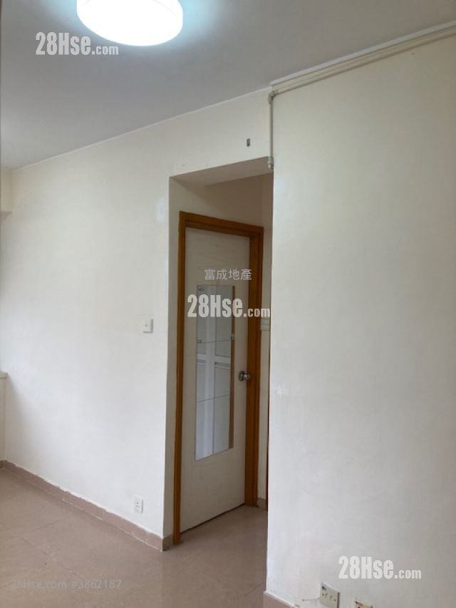 Yik Fat Building Sell 1 Bedroom , 1 Bathroom 252 ft²