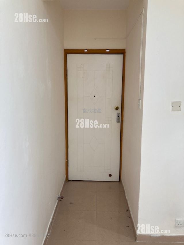 Yik Fat Building Sell 1 Bedroom , 1 Bathroom 252 ft²