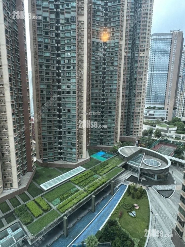 Park Central Sell 2 Bedrooms , 1 Bathroom 465 ft²