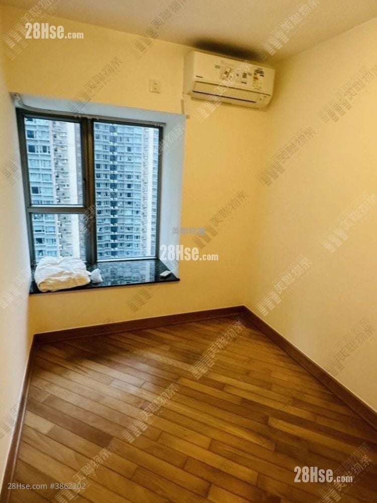 Park Central Sell 2 Bedrooms , 1 Bathroom 465 ft²