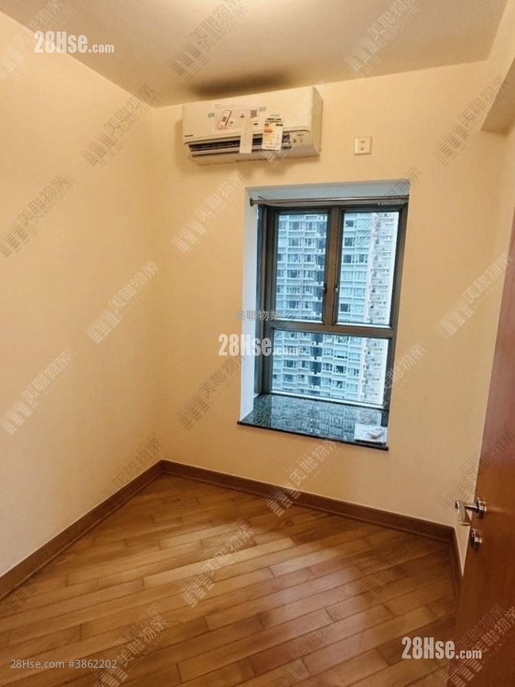 Park Central Sell 2 Bedrooms , 1 Bathroom 465 ft²