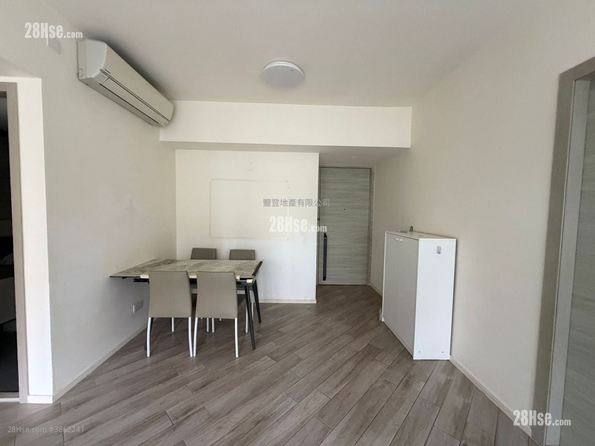 Fleur Pavilia Rental 823 ft²