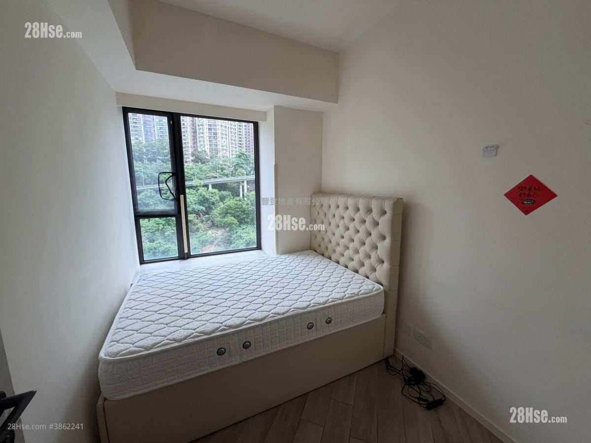 Fleur Pavilia Rental 823 ft²