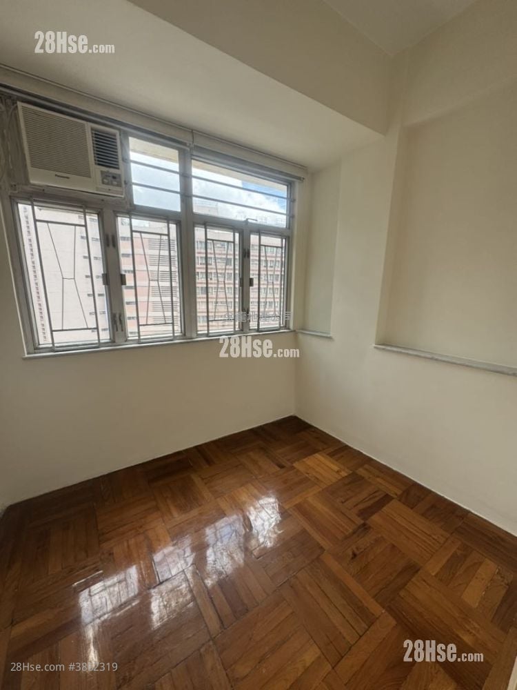 Apartment Rental 2 Bedrooms , 1 Bathroom 297 ft²