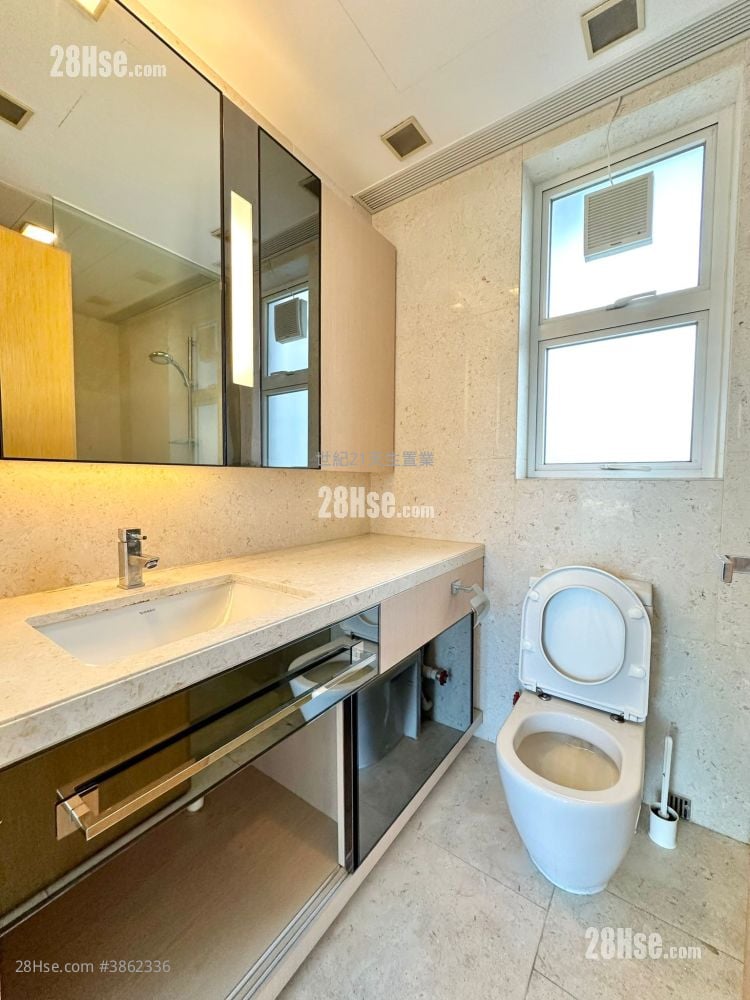 Avignon Rental 4 Bedrooms , 3 Bathrooms 1,379 ft²