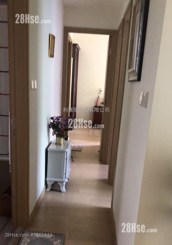 Dragons Range Sell 3 Bedrooms , 2 Bathrooms 952 ft²