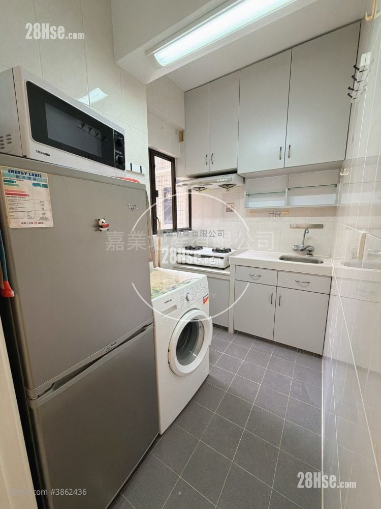 Connaught Garden Sell 2 Bedrooms , 1 Bathroom 334 ft²