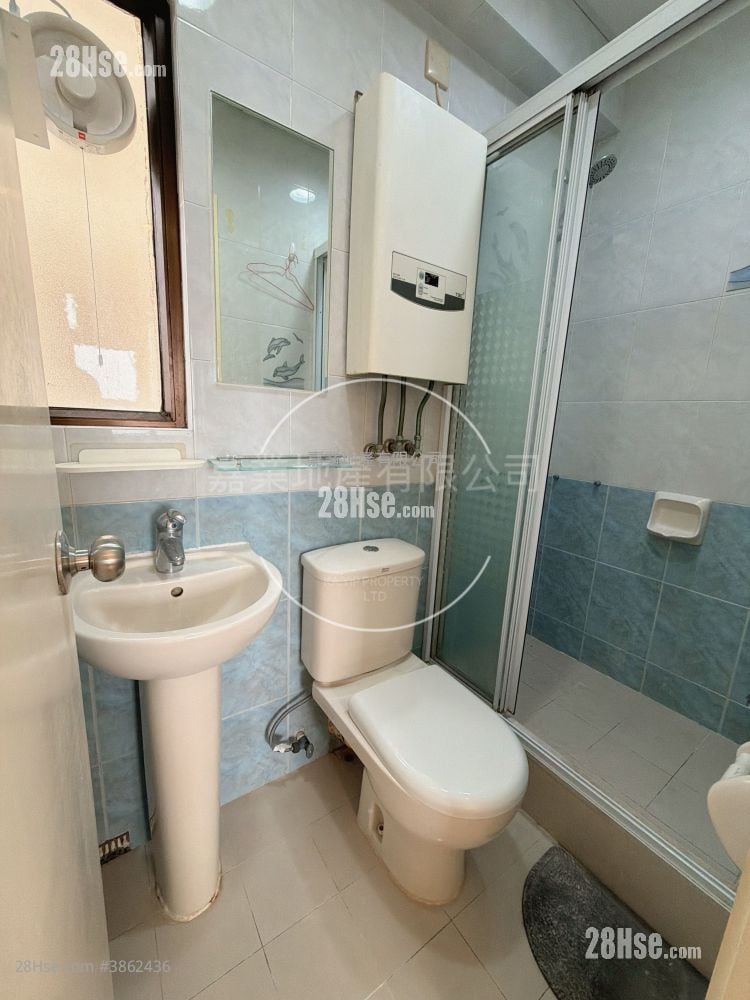 Connaught Garden Sell 2 Bedrooms , 1 Bathroom 334 ft²