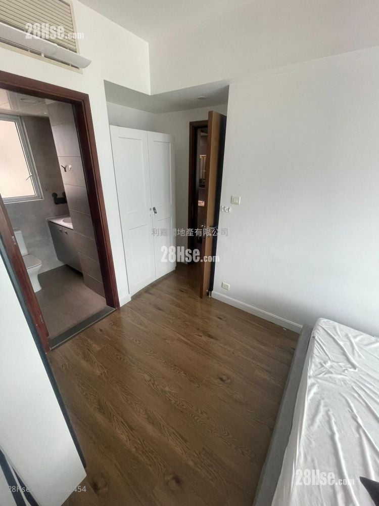 The Harbourside Sell 2 Bedrooms , 2 Bathrooms 794 ft²