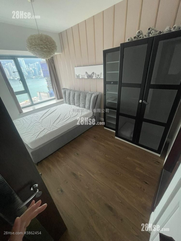 The Harbourside Sell 2 Bedrooms , 2 Bathrooms 794 ft²