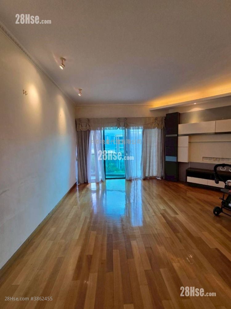 Woodland Crest Rental 3 Bedrooms , 2 Bathrooms 1,022 ft²