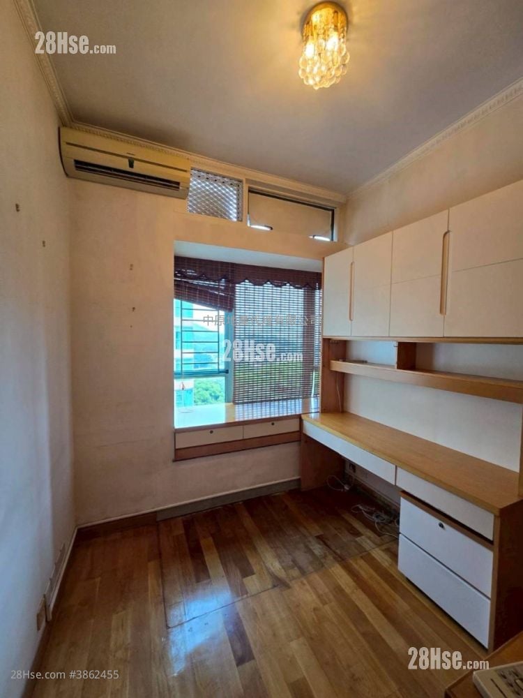 Woodland Crest Rental 3 Bedrooms , 2 Bathrooms 1,022 ft²