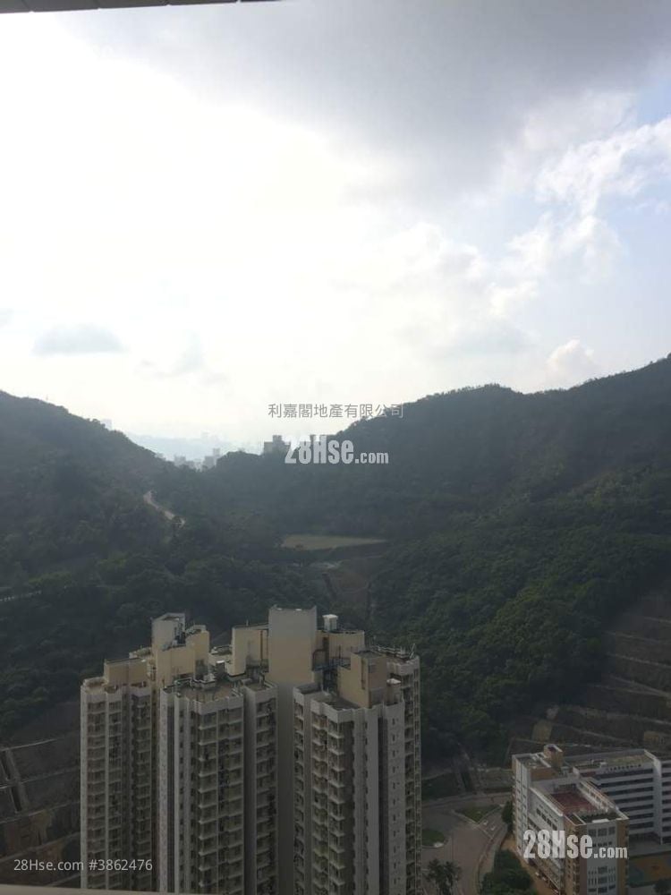 都会駅 售盘 3 房 , 2 浴室 678 平方尺