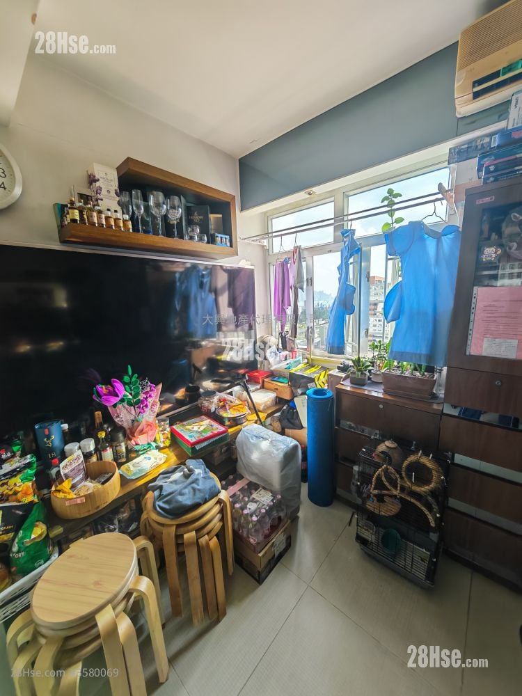 Shun Lee Building Sell 2 Bedrooms , 1 Bathroom 365 ft²