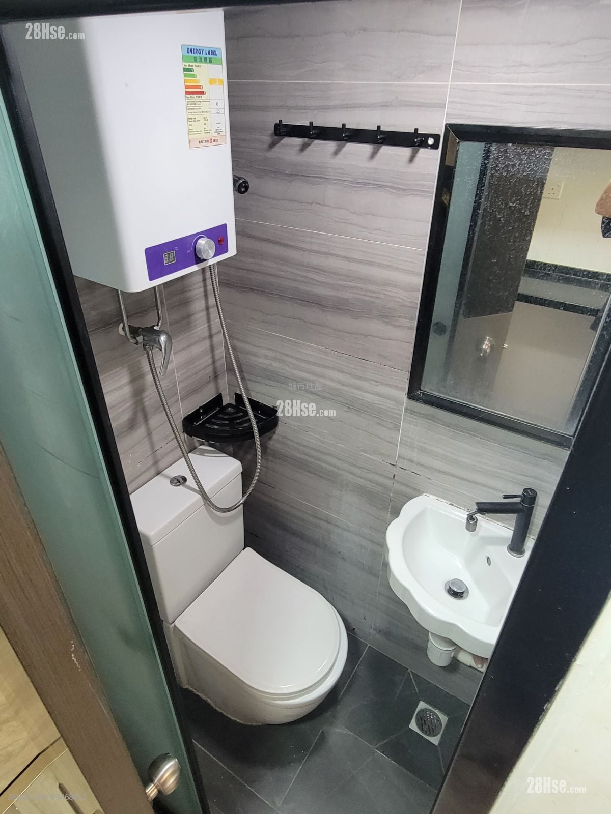 Fuk On Building Rental Studio , 1 Bathroom 110 ft²