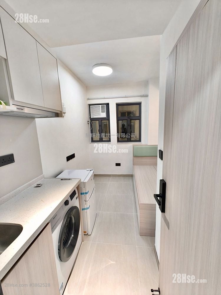 Man Fai Building Rental Studio , 1 Bathroom 150 ft²