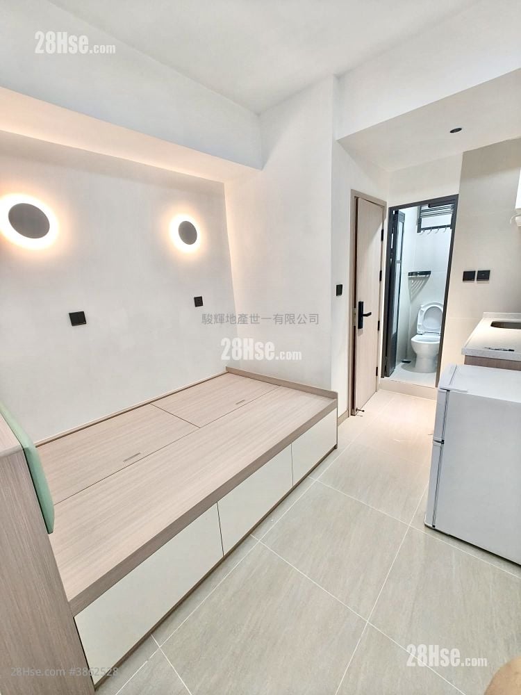 Man Fai Building Rental Studio , 1 Bathroom 150 ft²